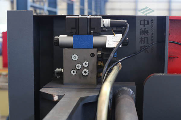 ZDPE10025接纳入口液压体系，不变无端障，耐低温高压，耐久任务精度高.jpg